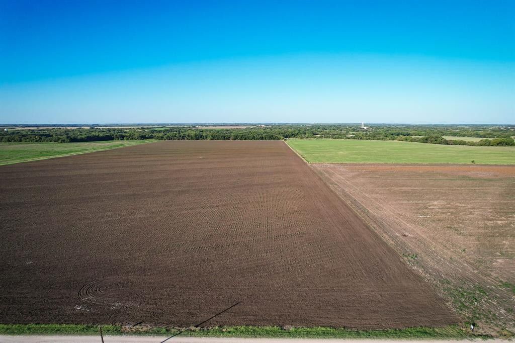 20 acres in Ellis County, Texas