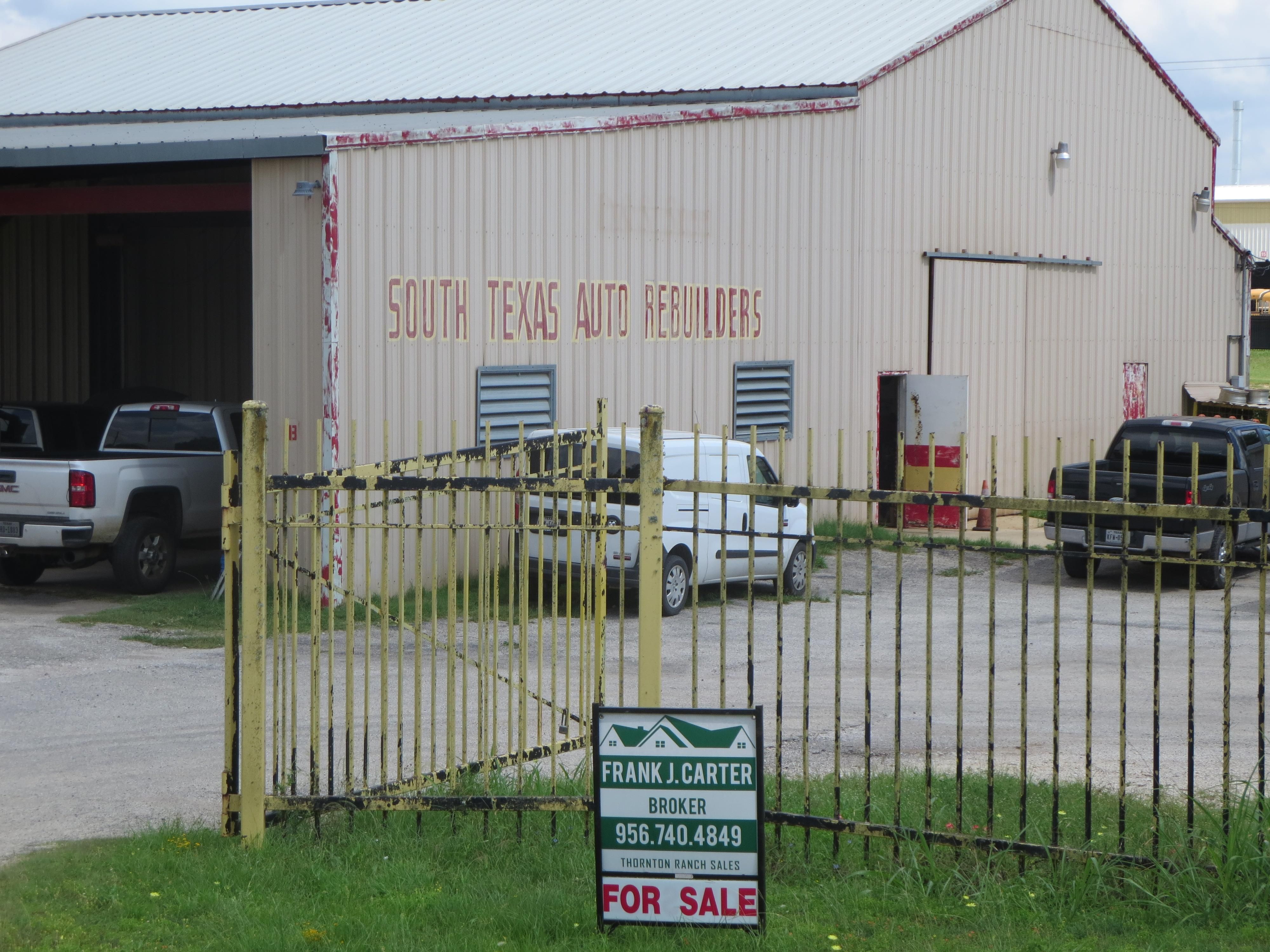 4615 S Flores Rd, Elmendorf, TX 78112