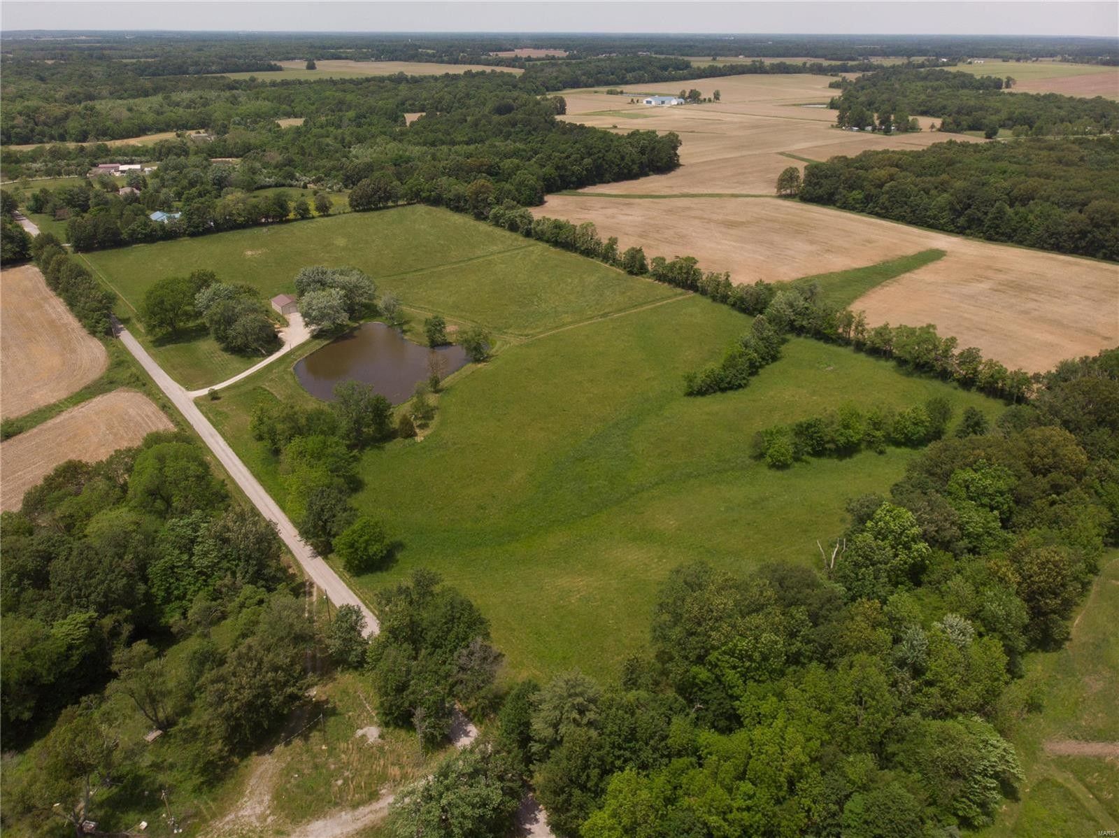 20 acres in Jefferson County, Illinois