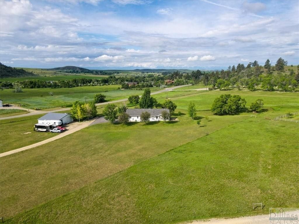 3.5 acres in Carbon County, Montana