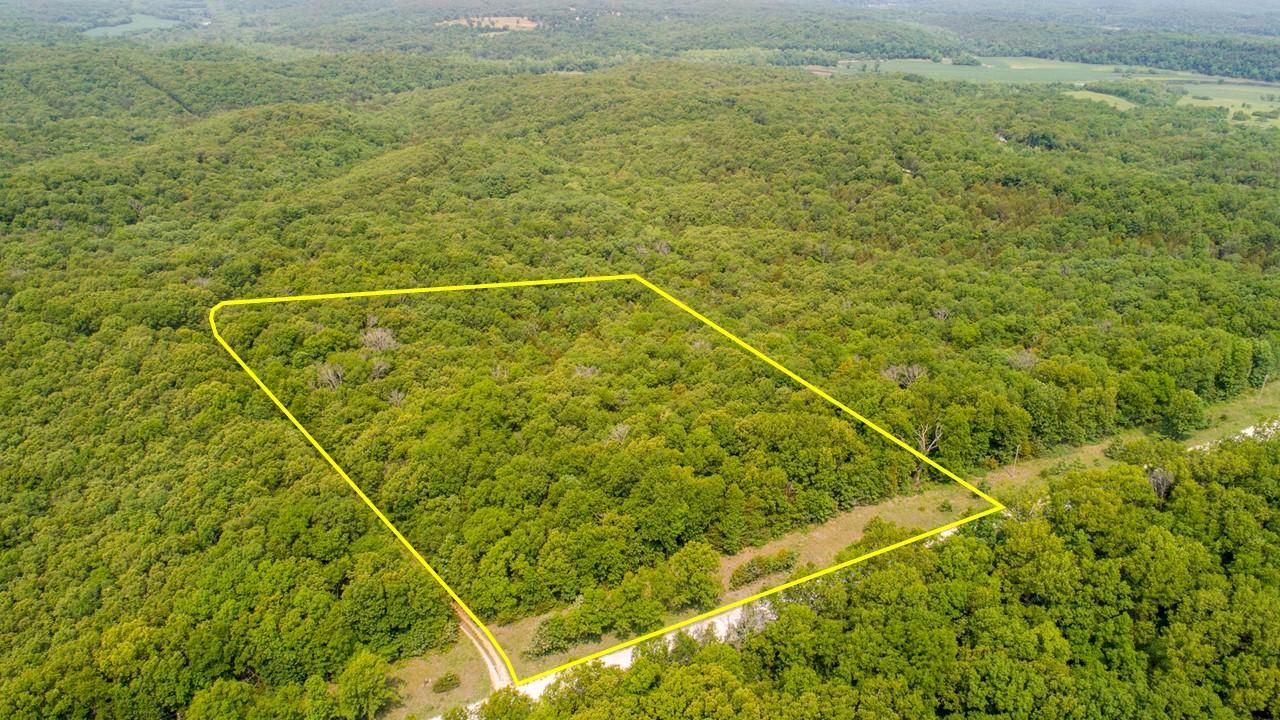 7 acres in Hickory County, Missouri