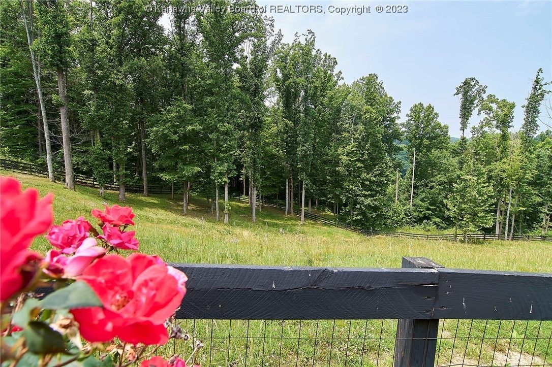 4 acres in Kanawha County, West Virginia