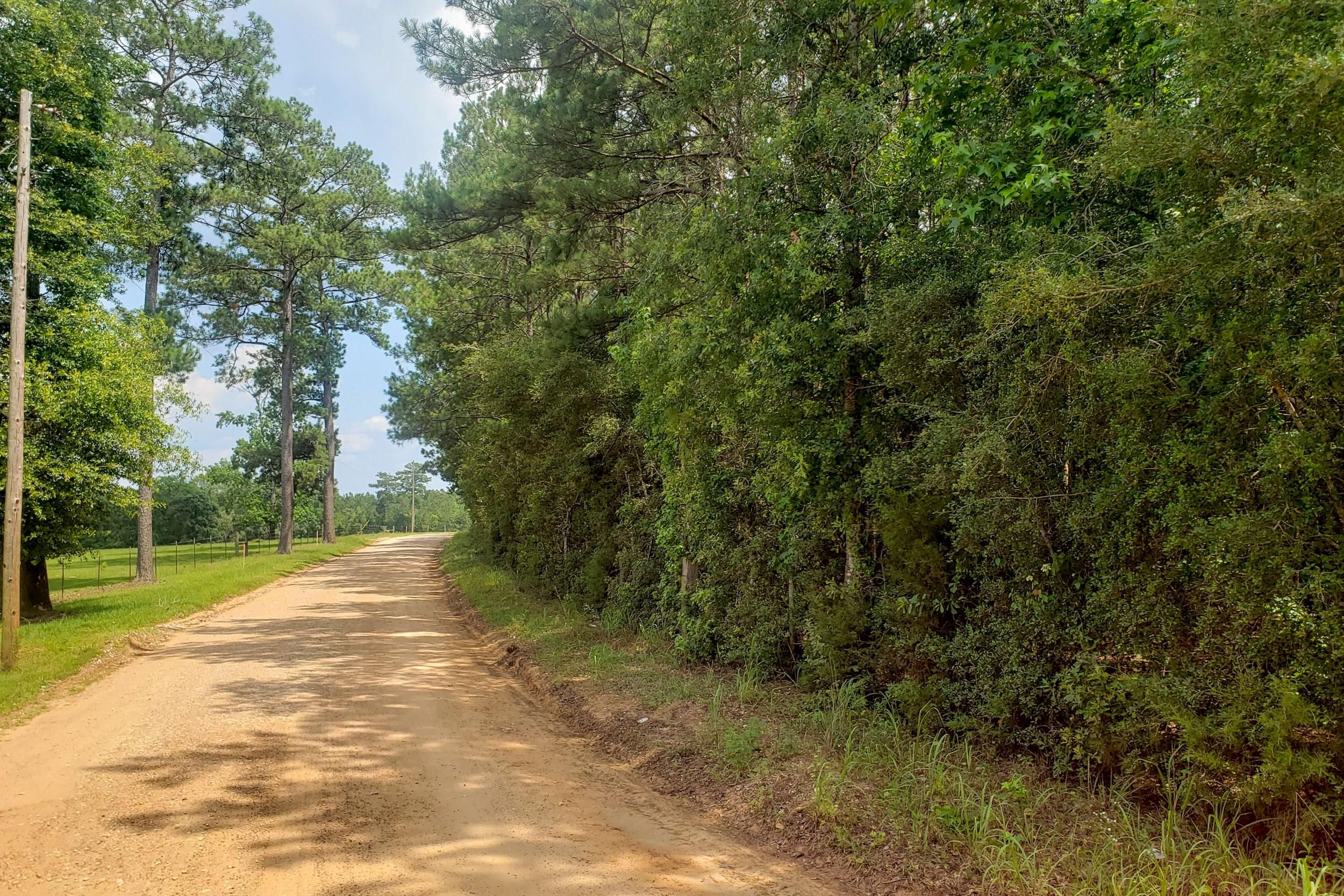 5.71 acres in Tyler County, Texas