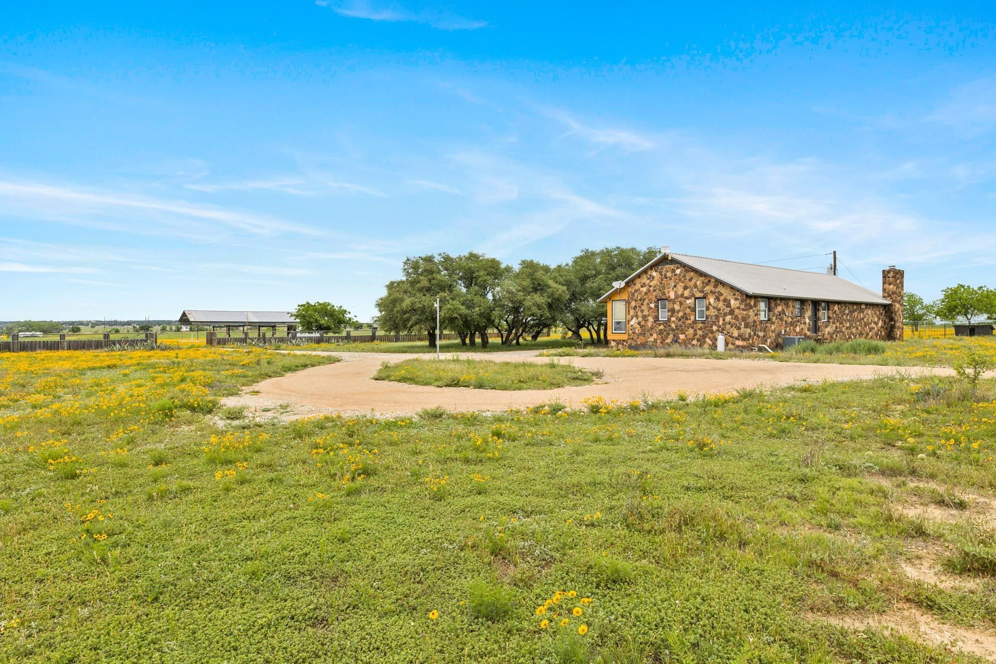 10 acres in County, Texas