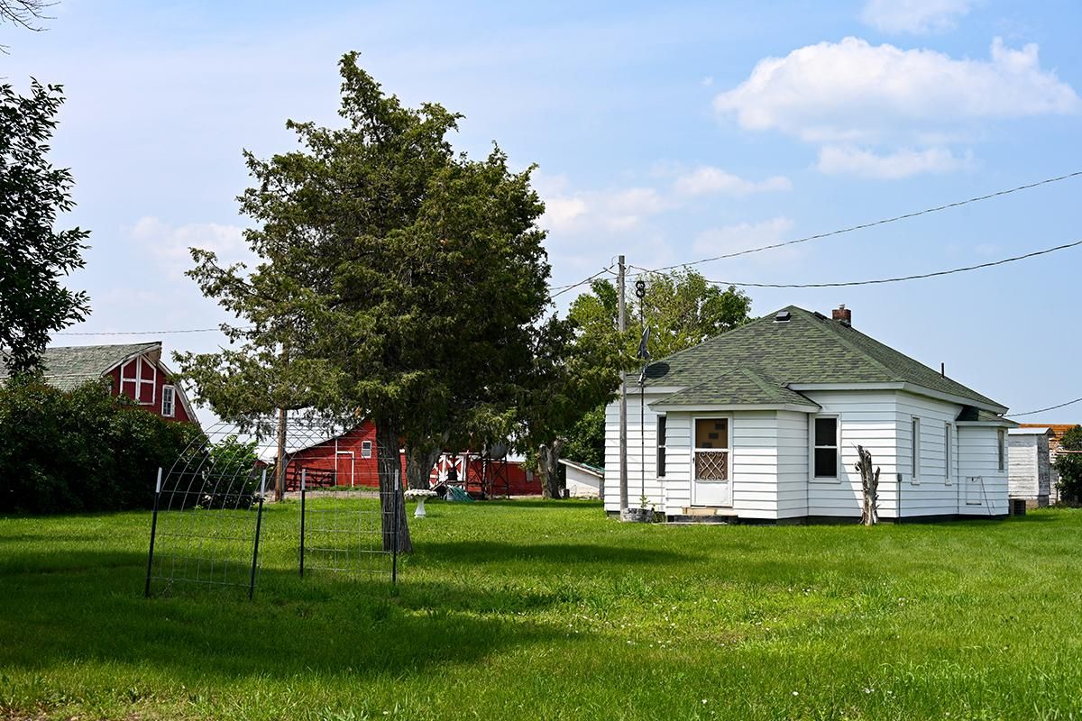 2380 S 27th Rd, Ballantine, MT 59006