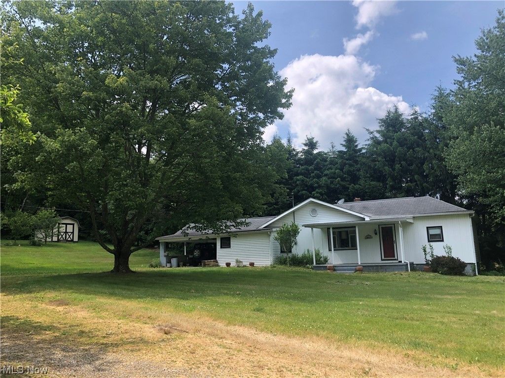 1 acres in Tuscarawas County, Ohio