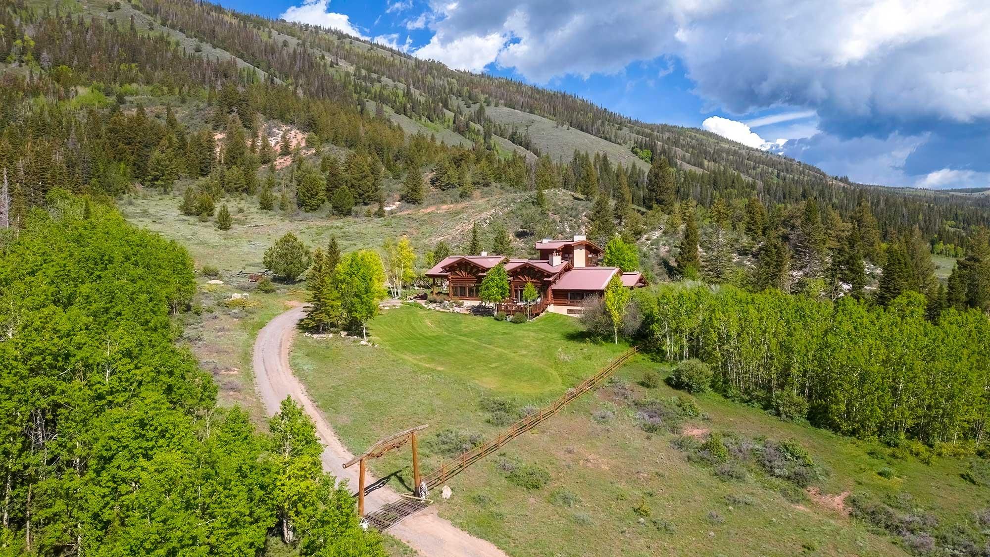 370 acres in Centennial, WY, 82055