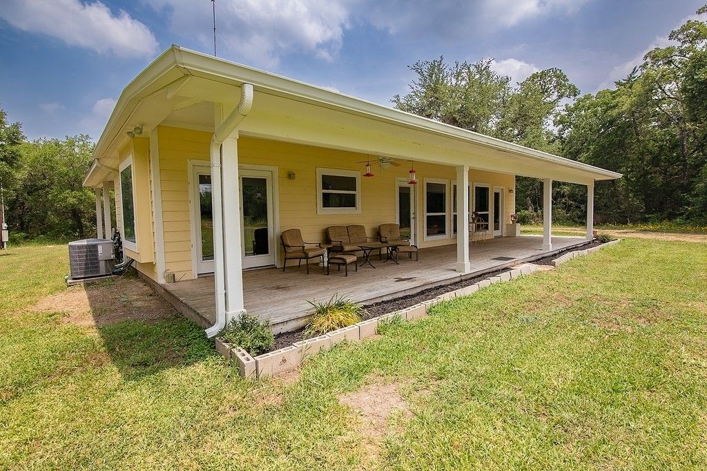 5.64 acres in Lavaca County, Texas