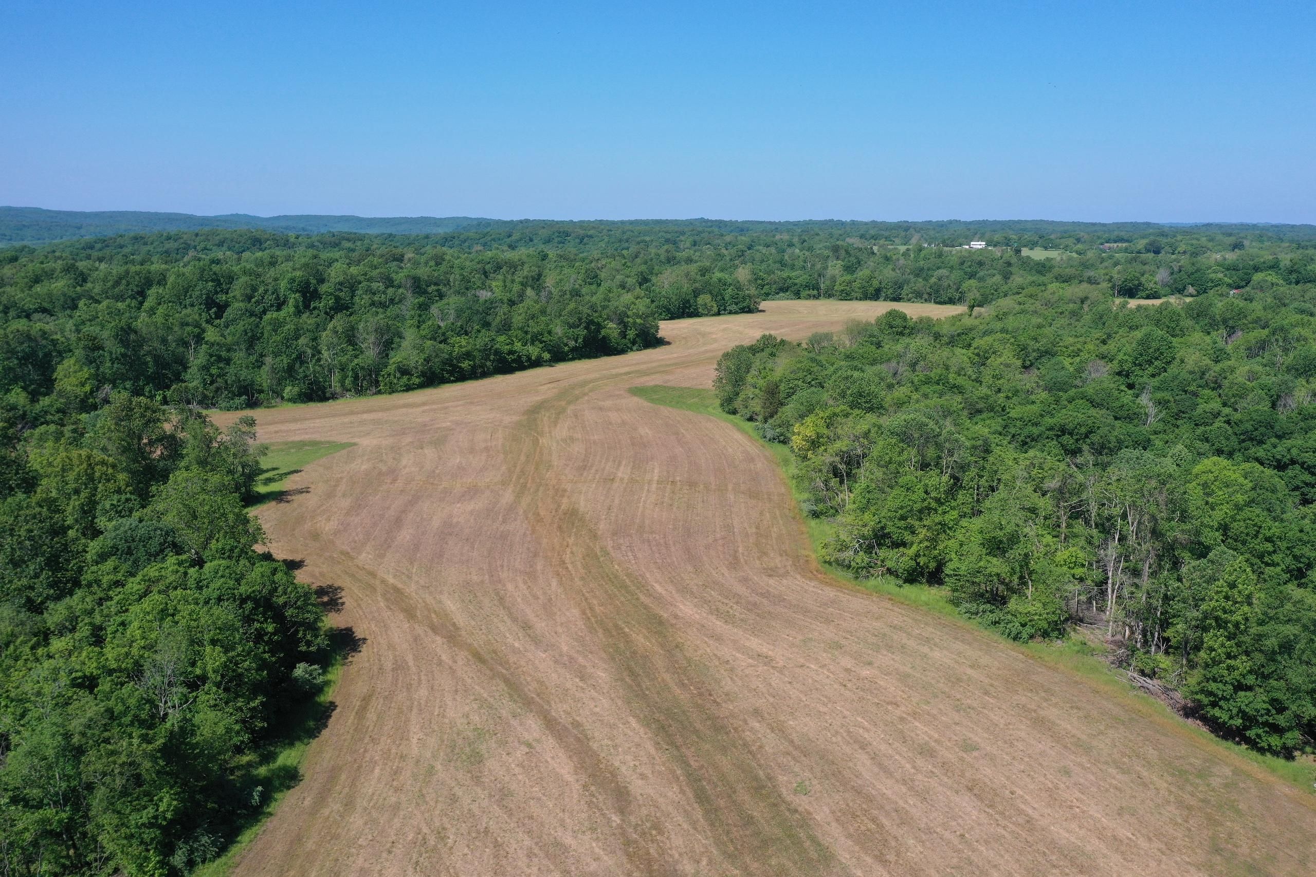 223 acres in Jackson County, Illinois