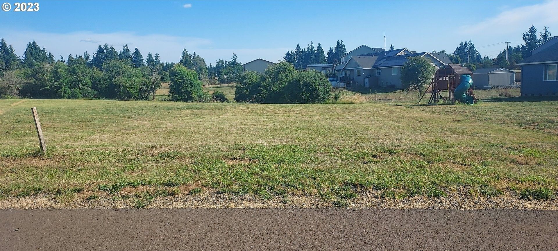 1.06 acres in Clackamas County, Oregon