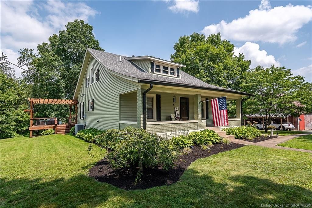 5.55 acres in Floyd County, Indiana