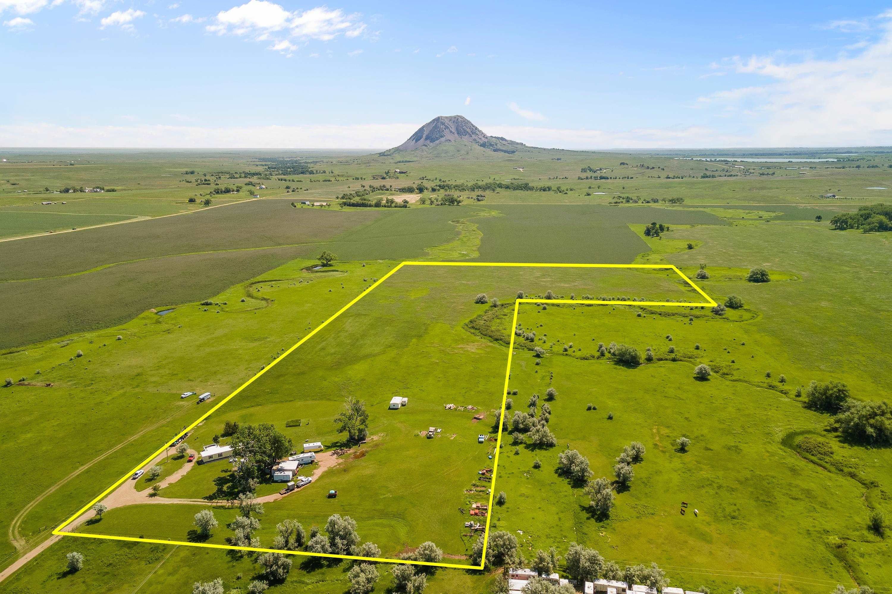 Ranch, Manufactured Home w/Land Whitewood, SD