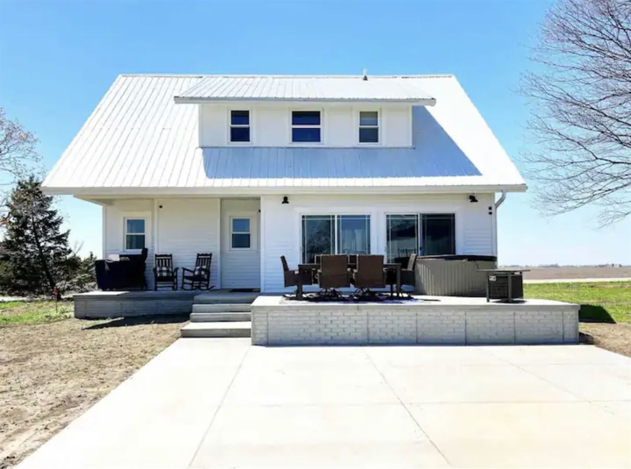 2 acres in Linn County, Iowa