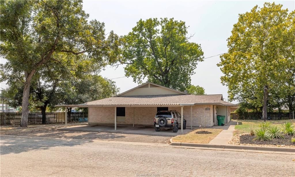 800 Pine Street, Hearne, TX 77859 MLS 23004167