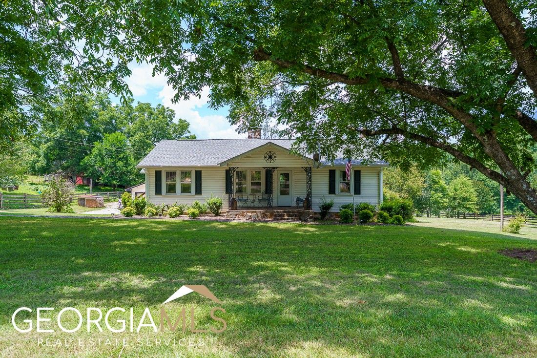 1.5 acres in Hall County,