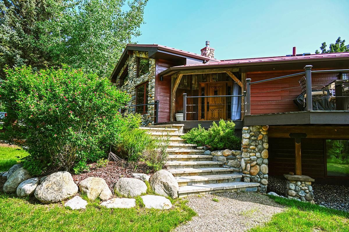 3 Lower Wapiti Valley Road, Red Lodge, MT 59068