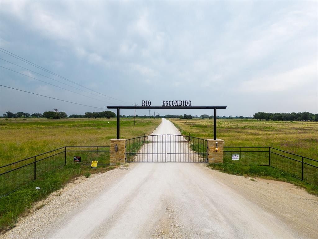 33.68 acres in Hamilton County, Texas