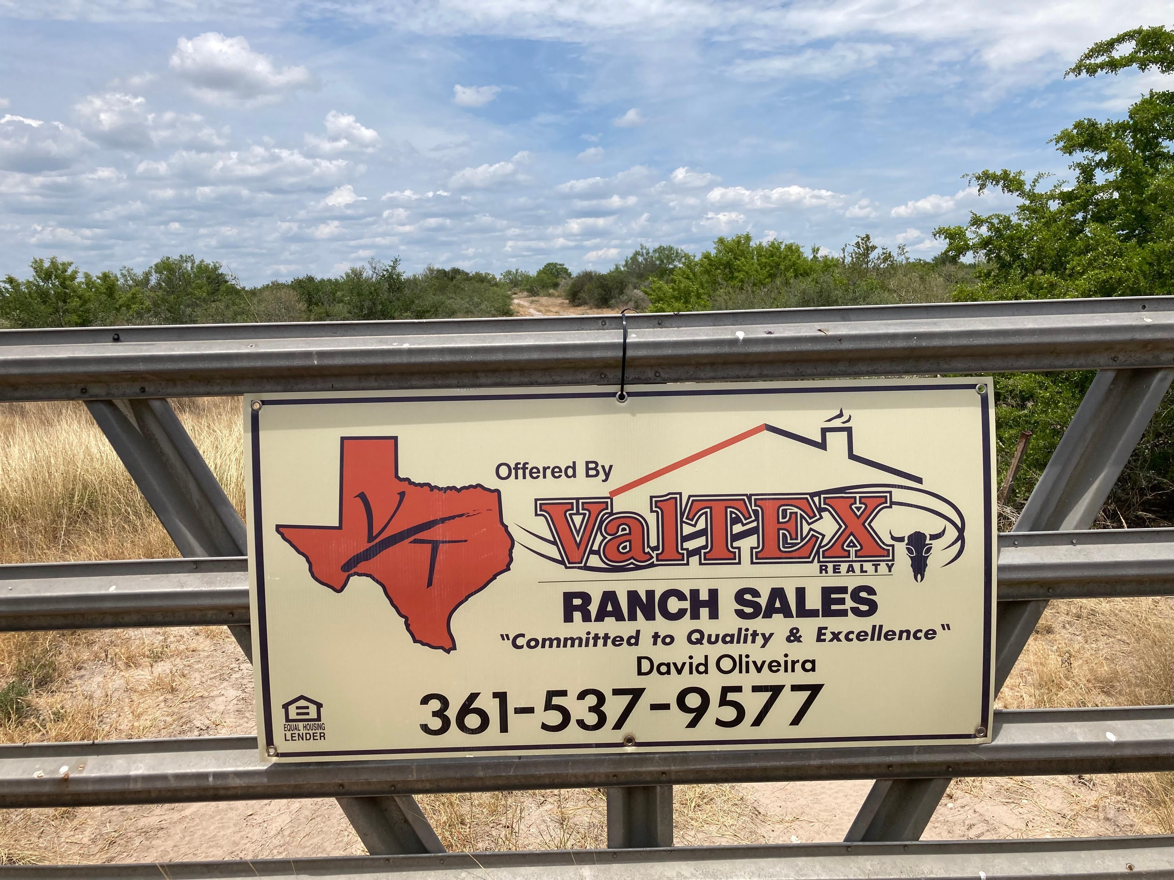 100 acres in Duval County, Texas