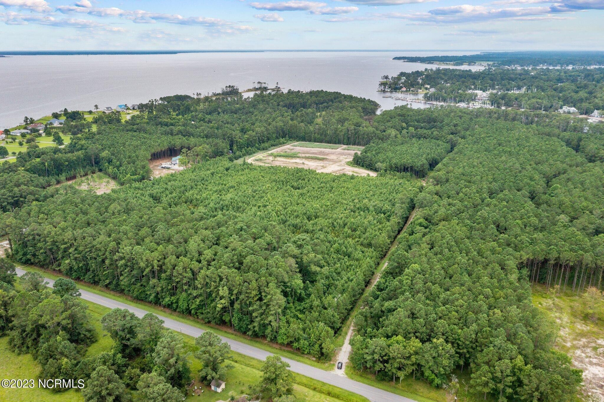10.22 acres in Pamlico County, North Carolina
