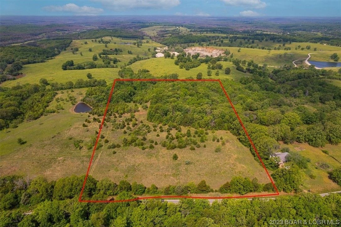 10 acres in Pulaski County, Missouri