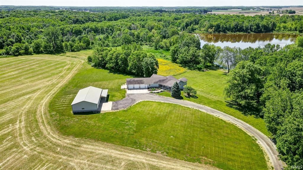 5245 County Rd 700 N, Larwill, IN 46764