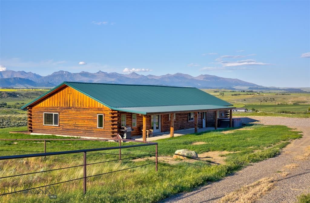 25 acres in Park County, Montana