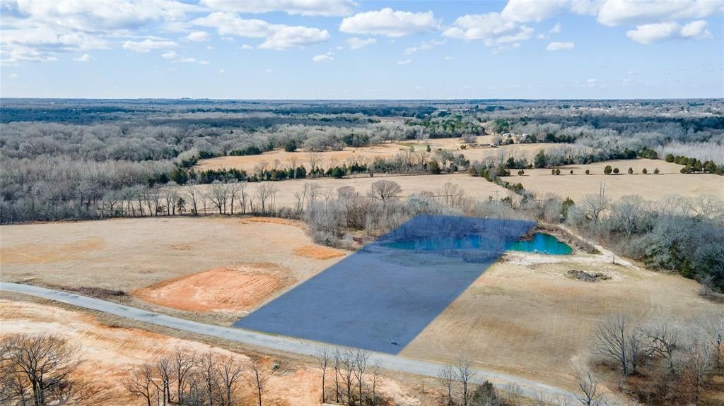 2.3 acres in Van Zandt County, Texas