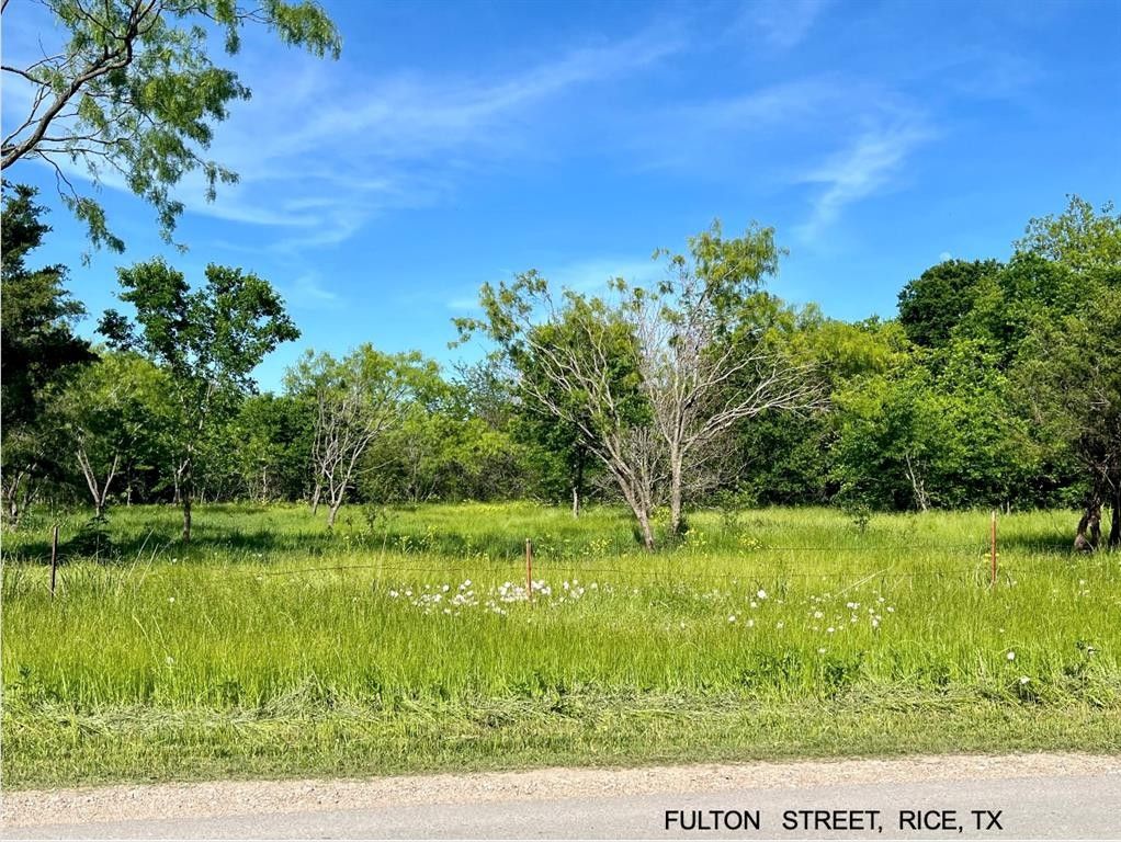 5.06 acres in Navarro County, Texas