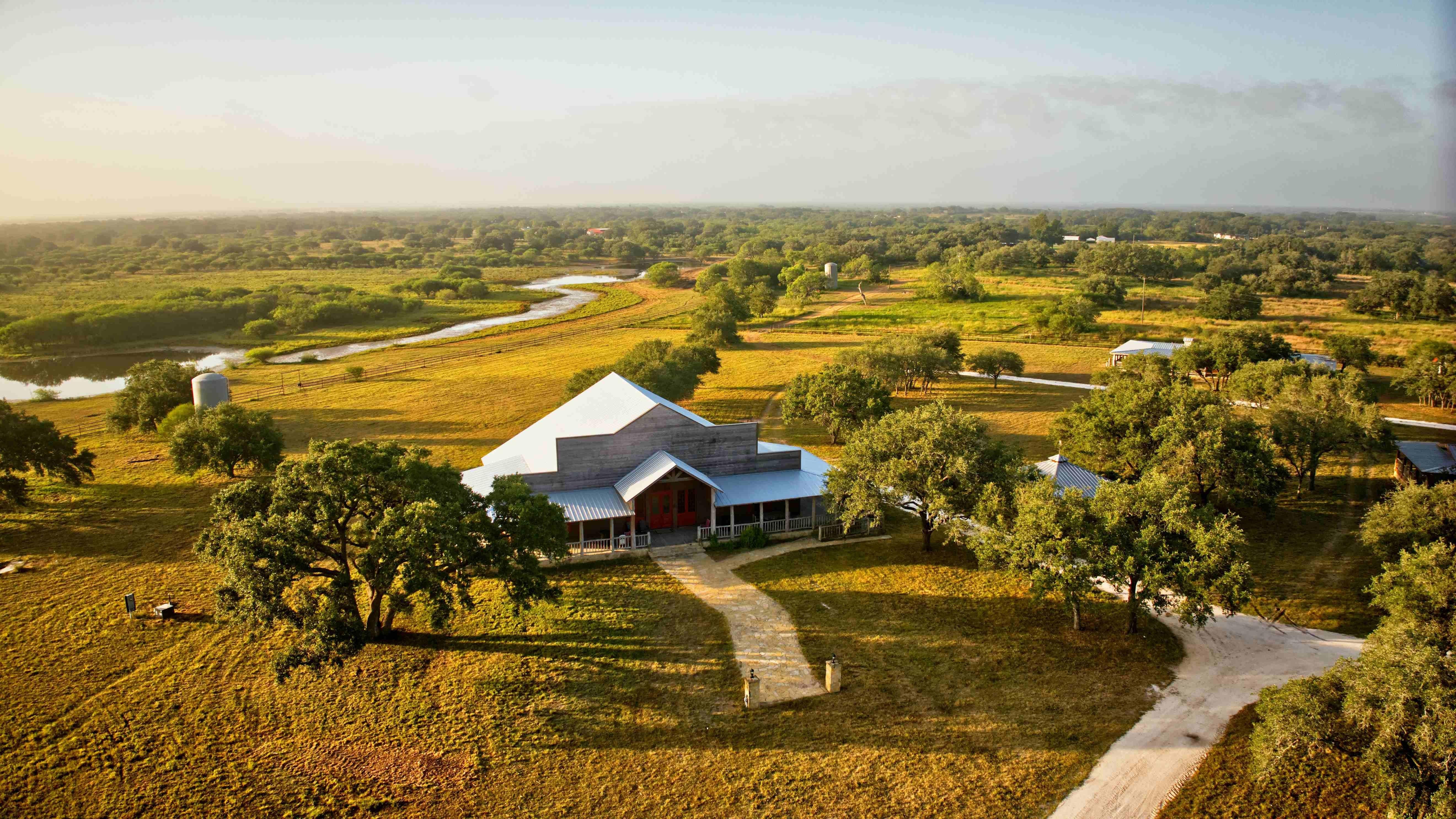 5920 Charco Rd, Beeville, TX 78102