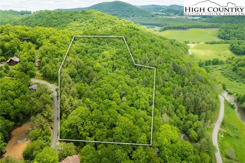 9.34 acres in Watauga County, North Carolina