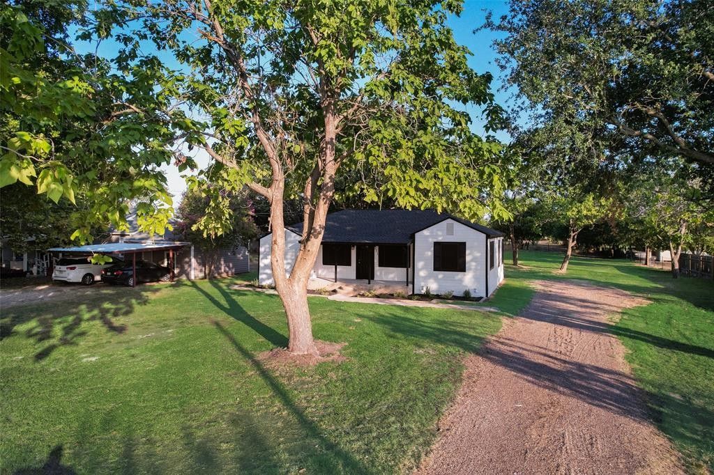 2 acres in Ellis County, Texas