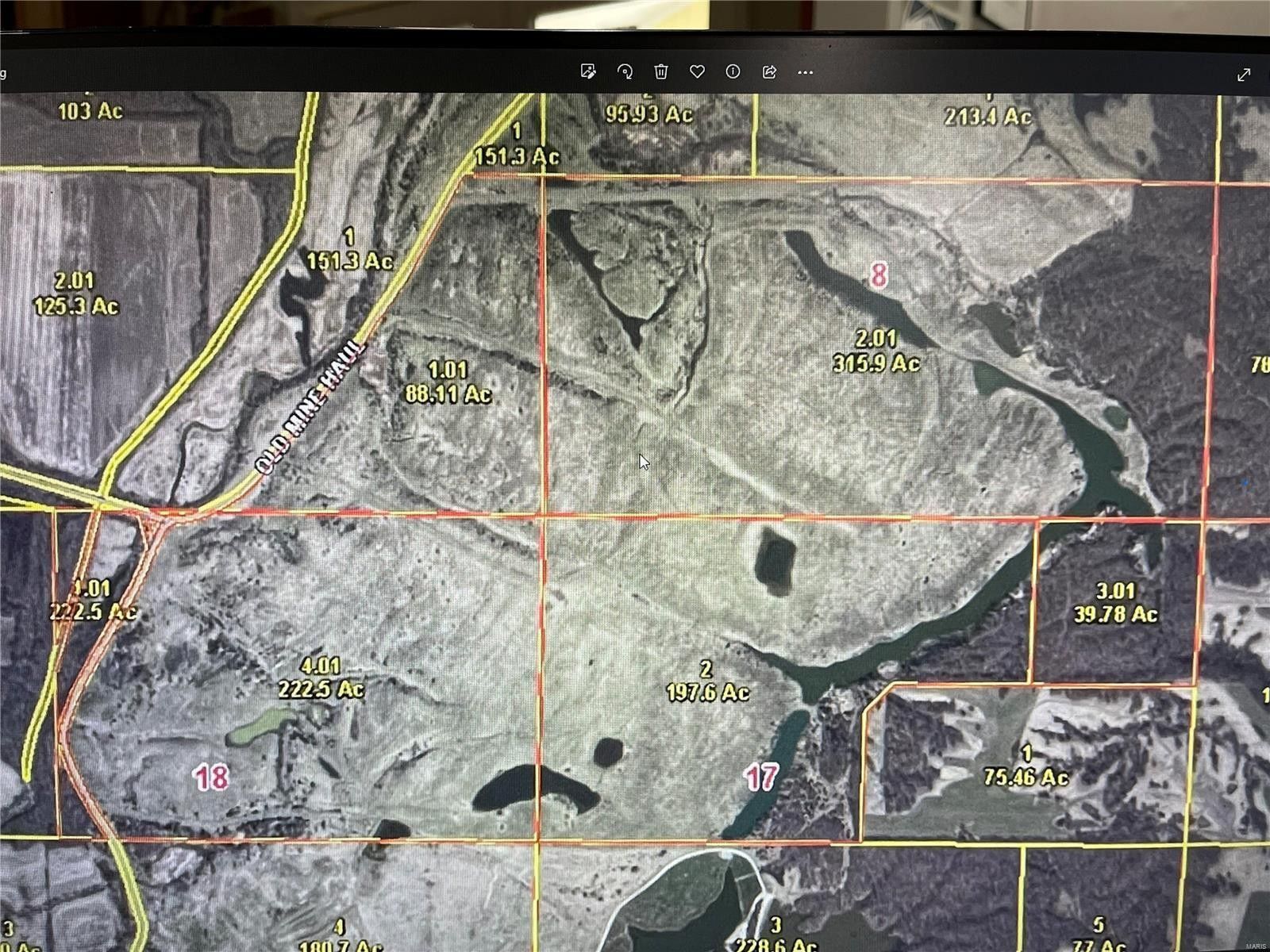 957 acres in Macon County, Missouri