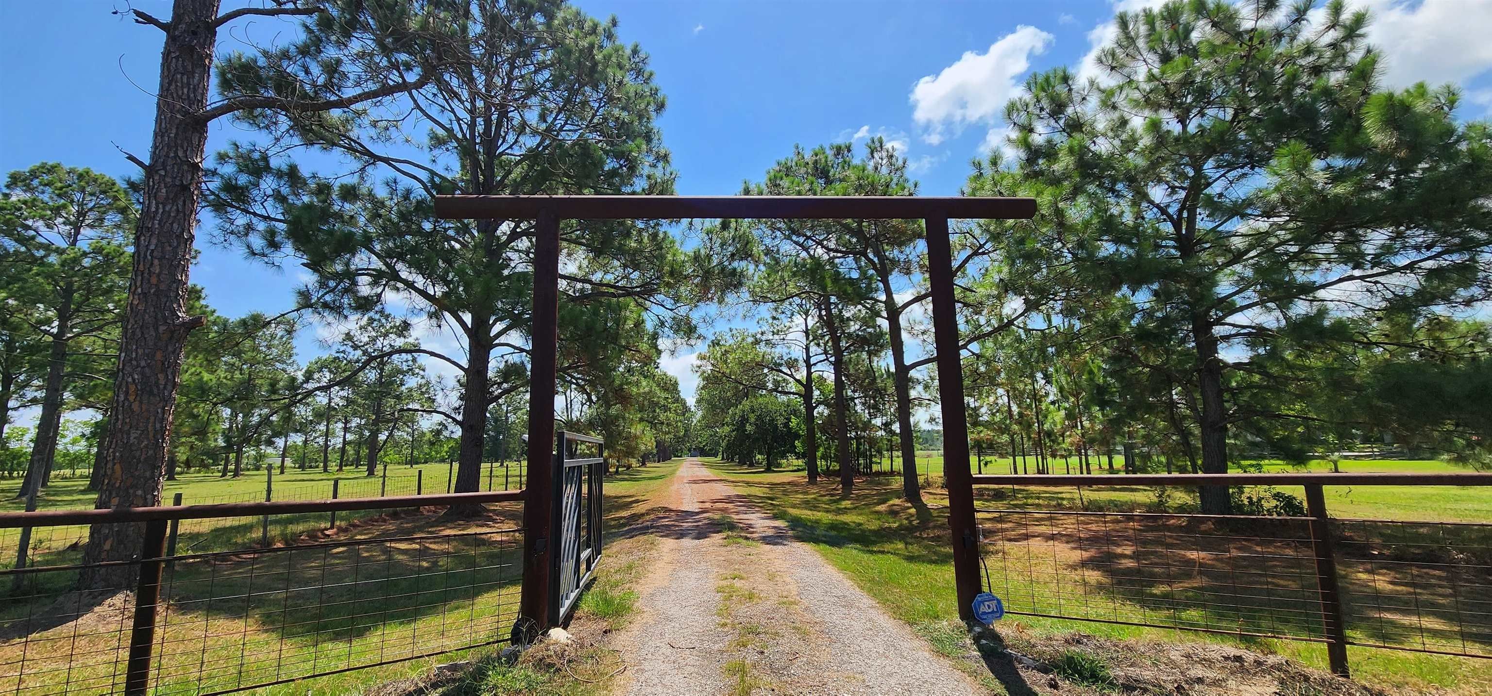 10 acres in Jefferson County, Texas