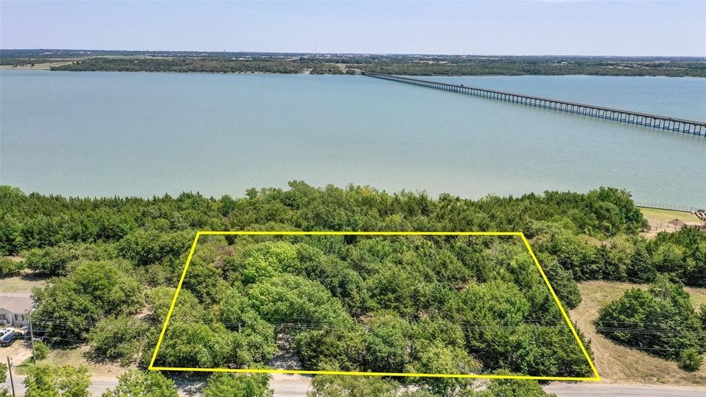 0.87 acres in Ellis County, Texas