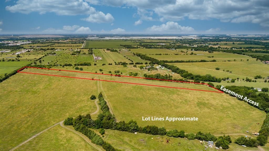 8 acres in Dallas County, Texas