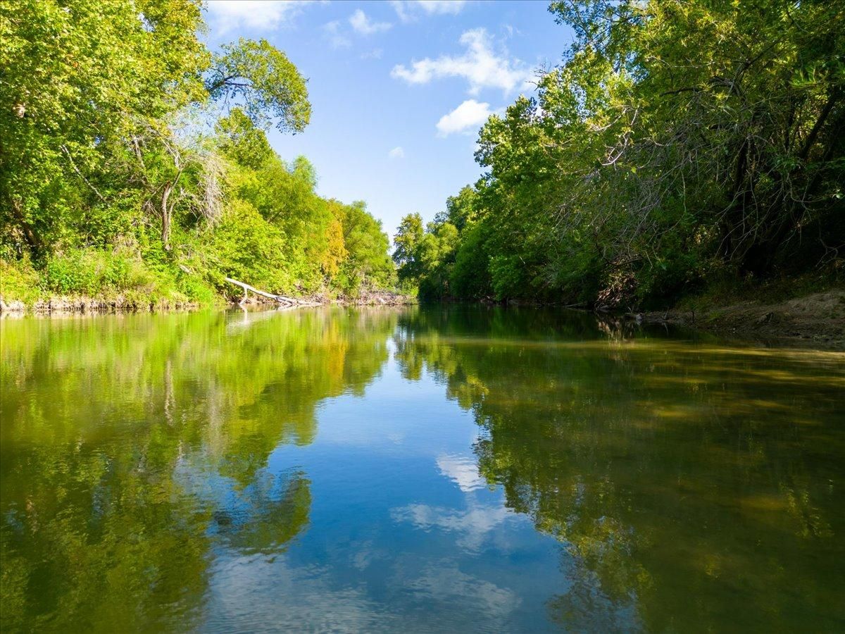 105 acres in Gonzales County, Texas