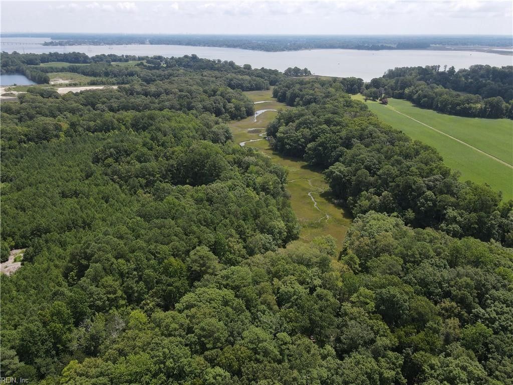 11.04 acres in Suffolk City County, Virginia