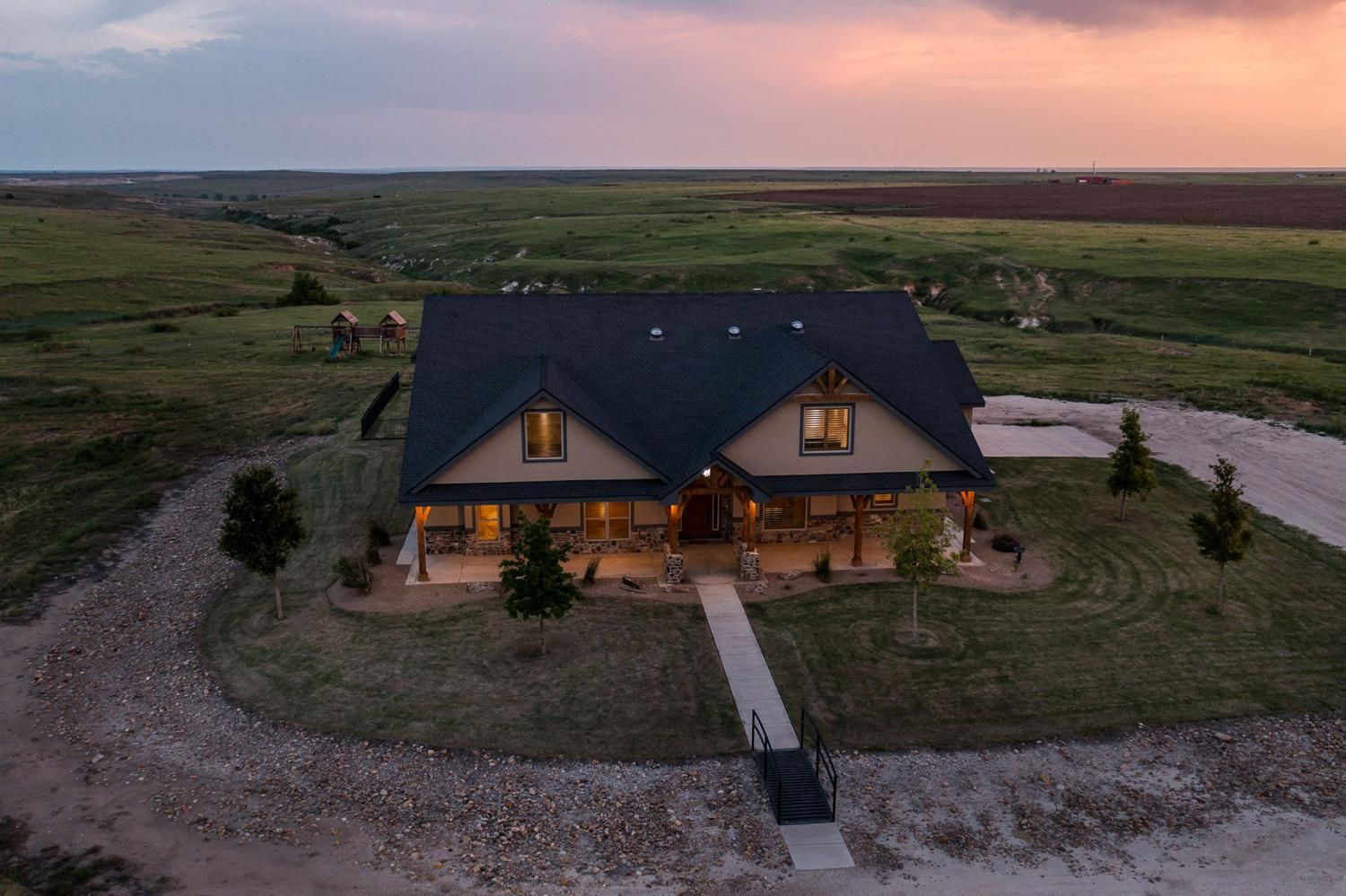 11560 County Road C, Groom, TX 79039