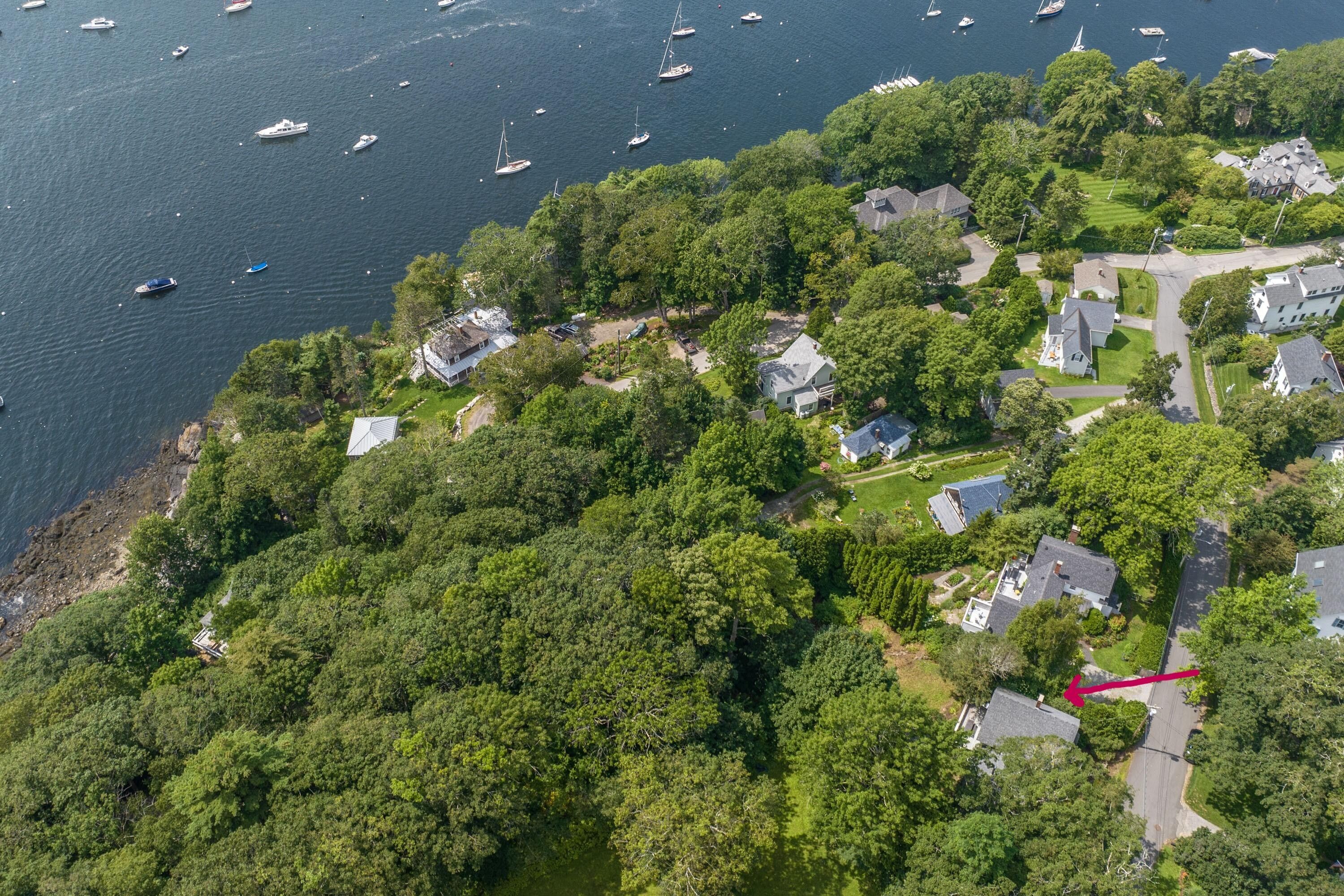 0.25 acres in Knox County, Maine