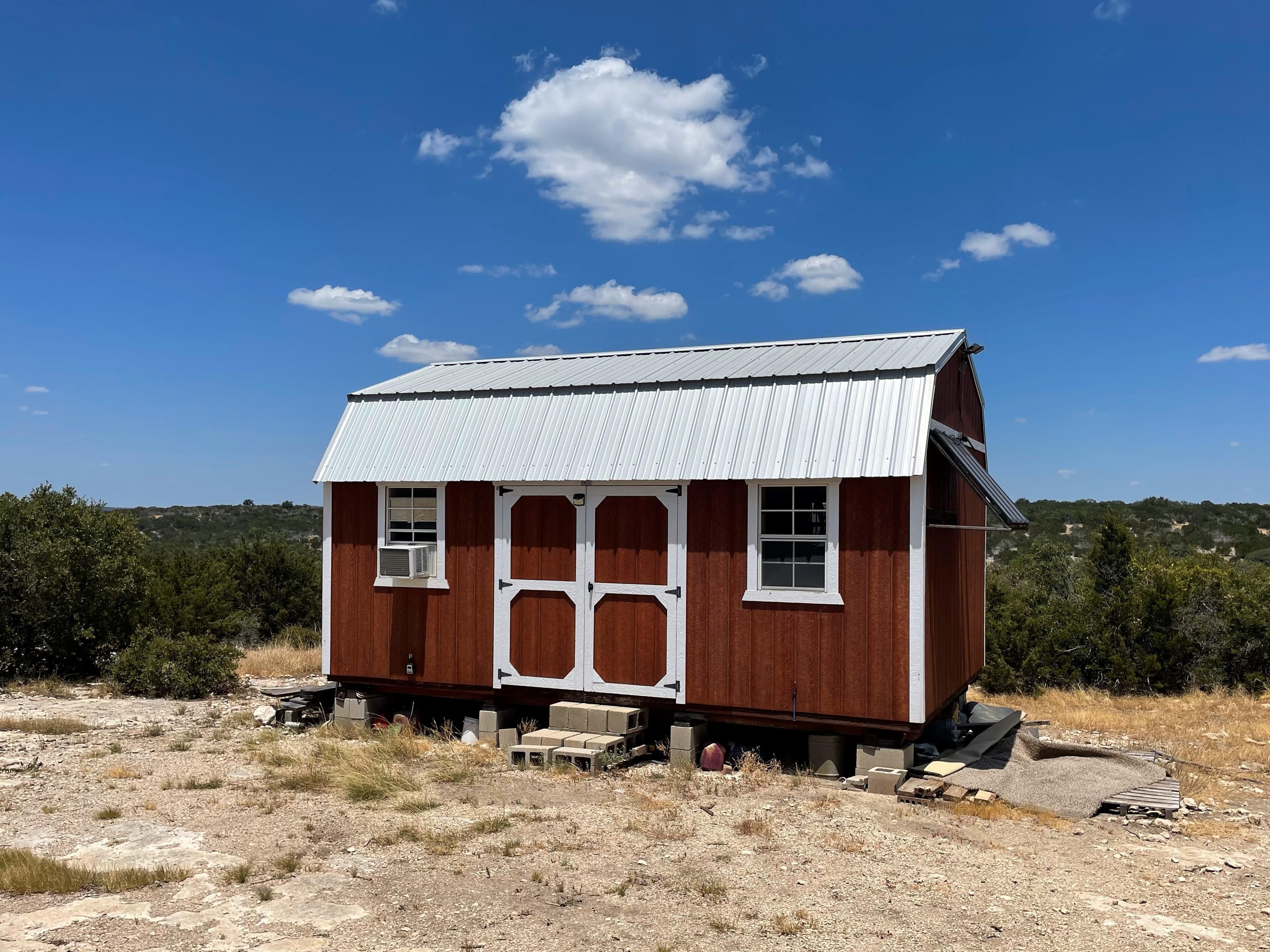 205 W Main St, Rocksprings, TX 78880