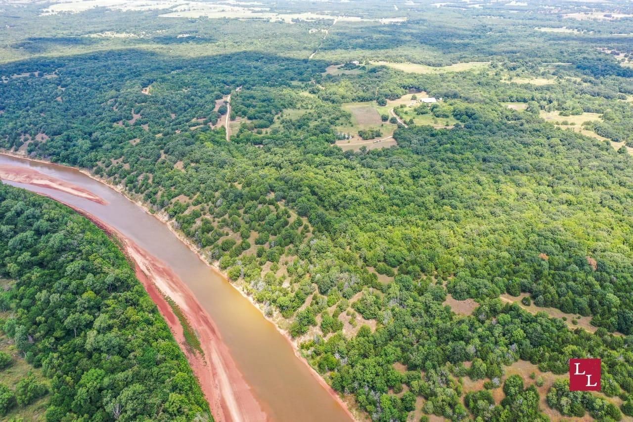 325 acres in Love County, Oklahoma