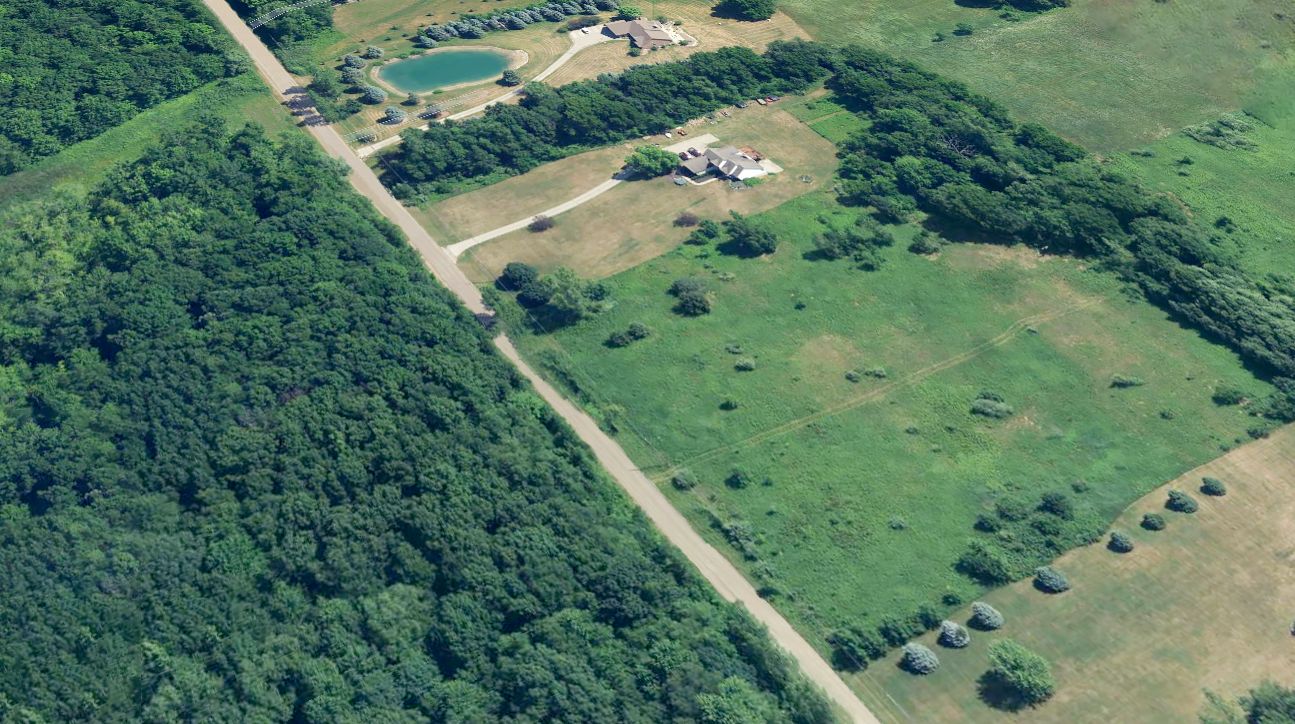 1192 Meadowbrook Ct, Oxford, MI 48371