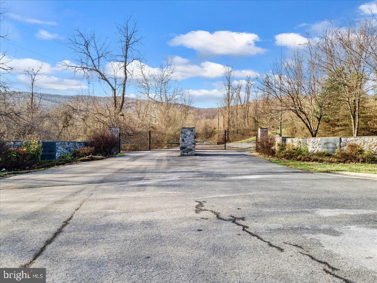 10 acres in Warren County, Virginia