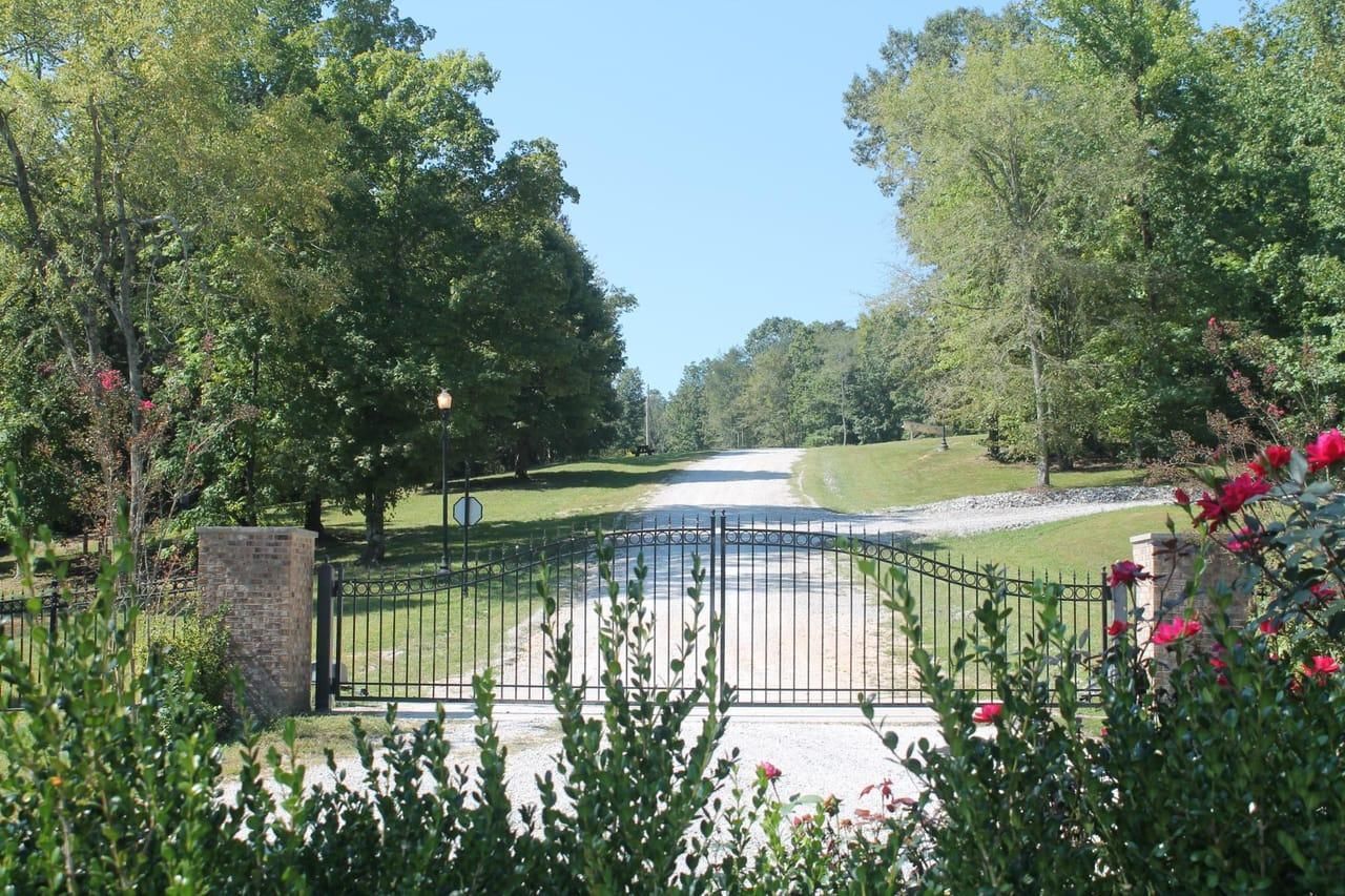 5.01 acres in Humphreys County, Tennessee