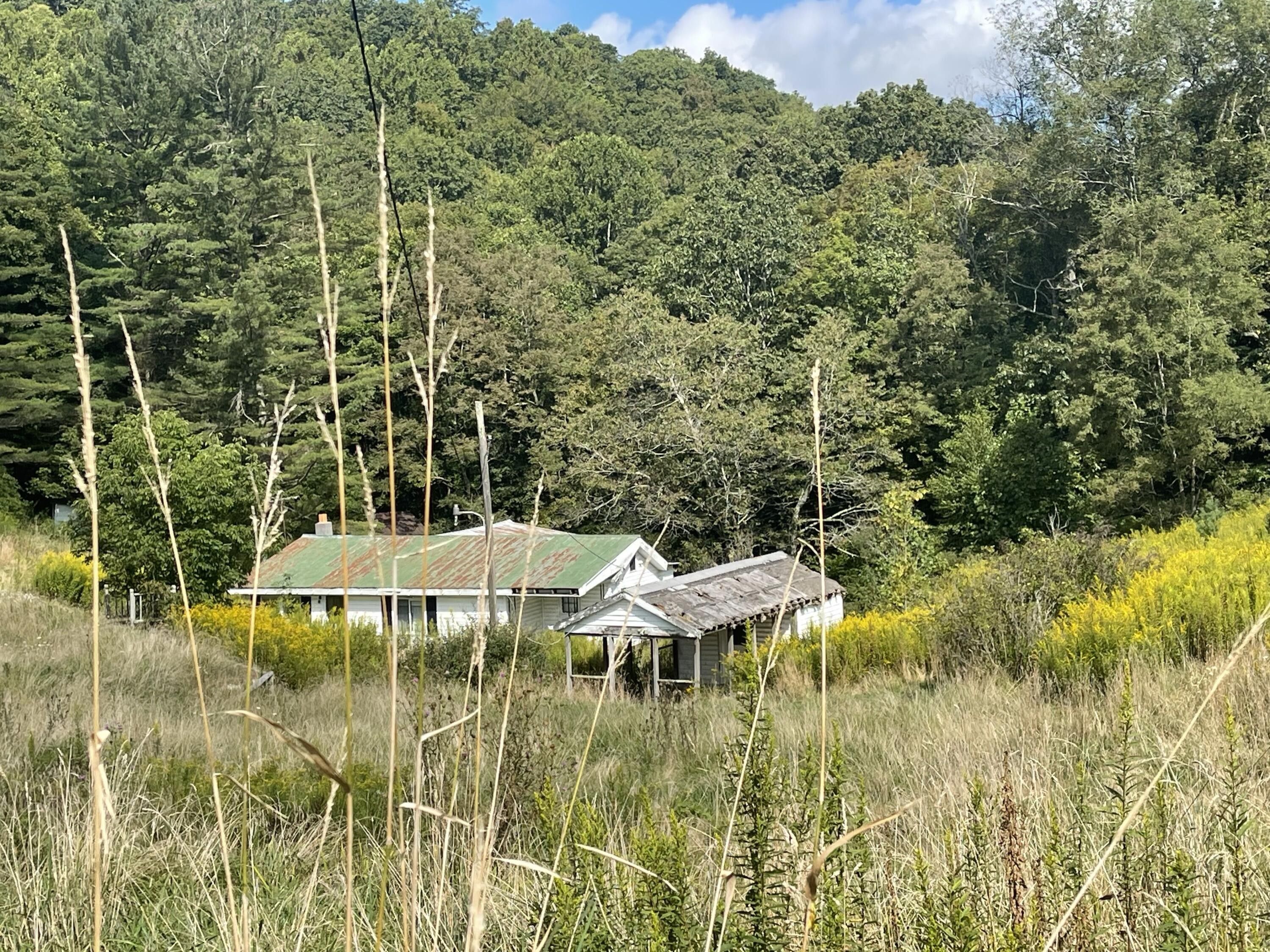 2.7 acres in Fayette County, West Virginia