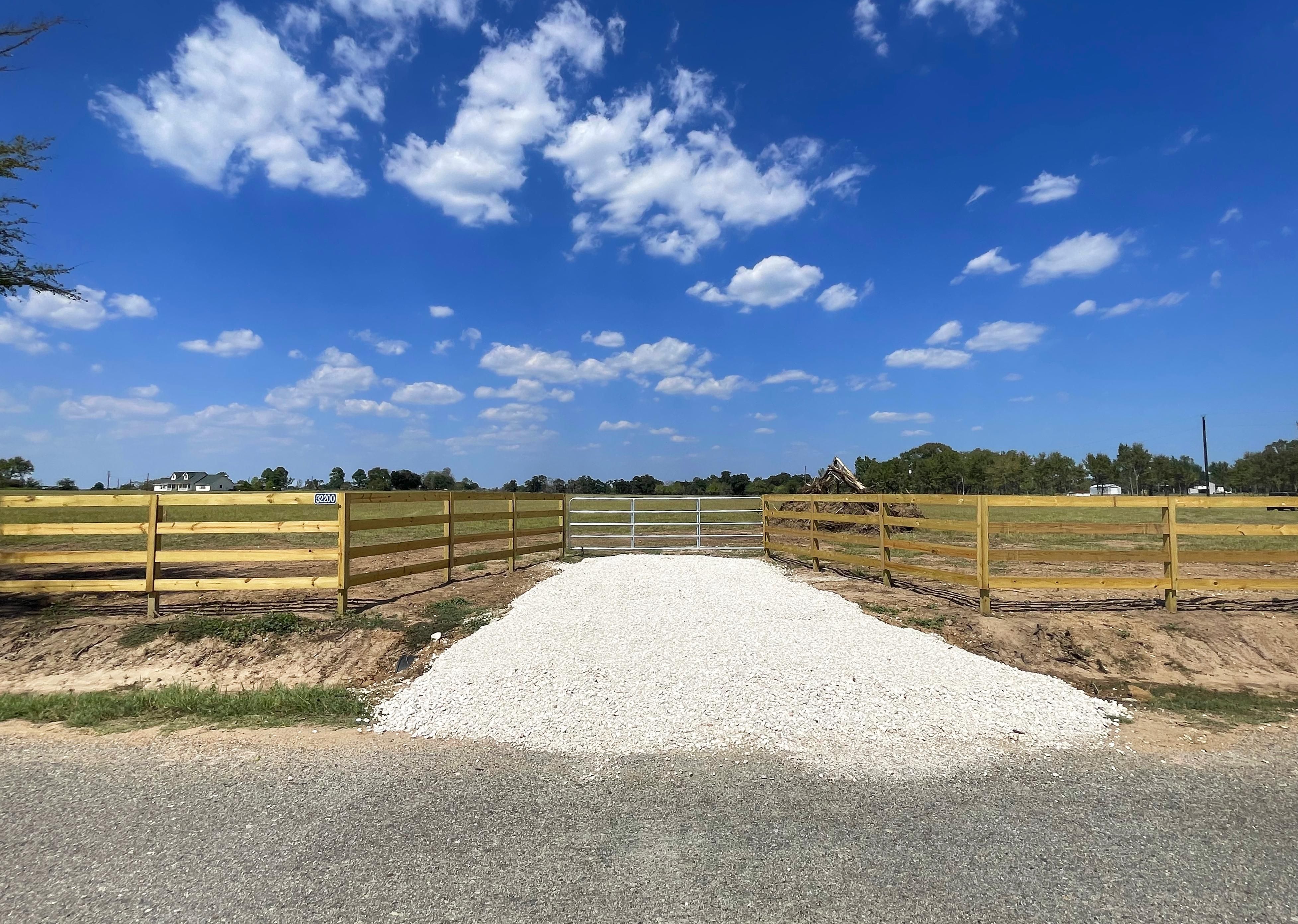 5.66 acres in Waller County, Texas