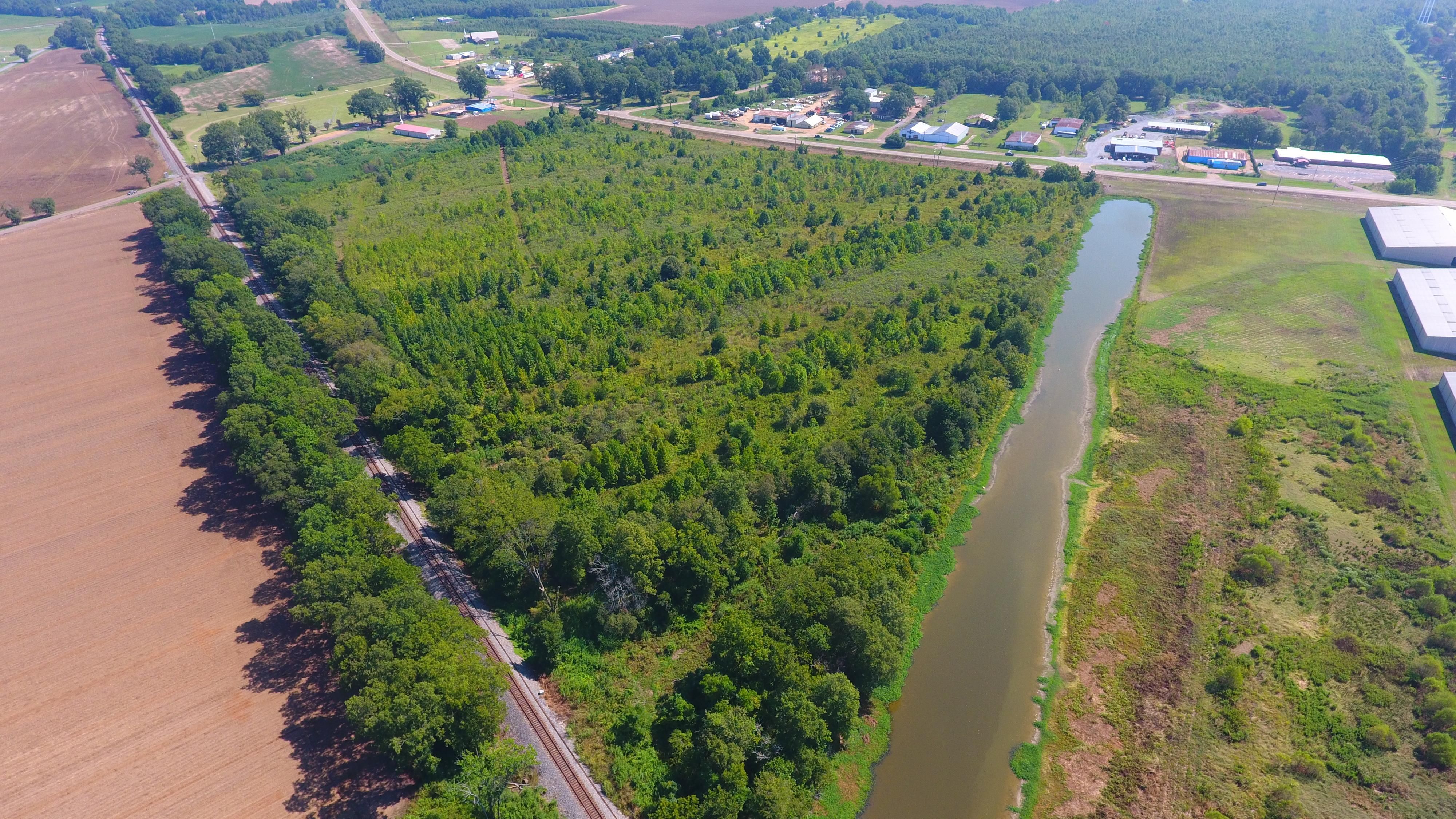 7.5 acres in Greenwood, MS, 38930