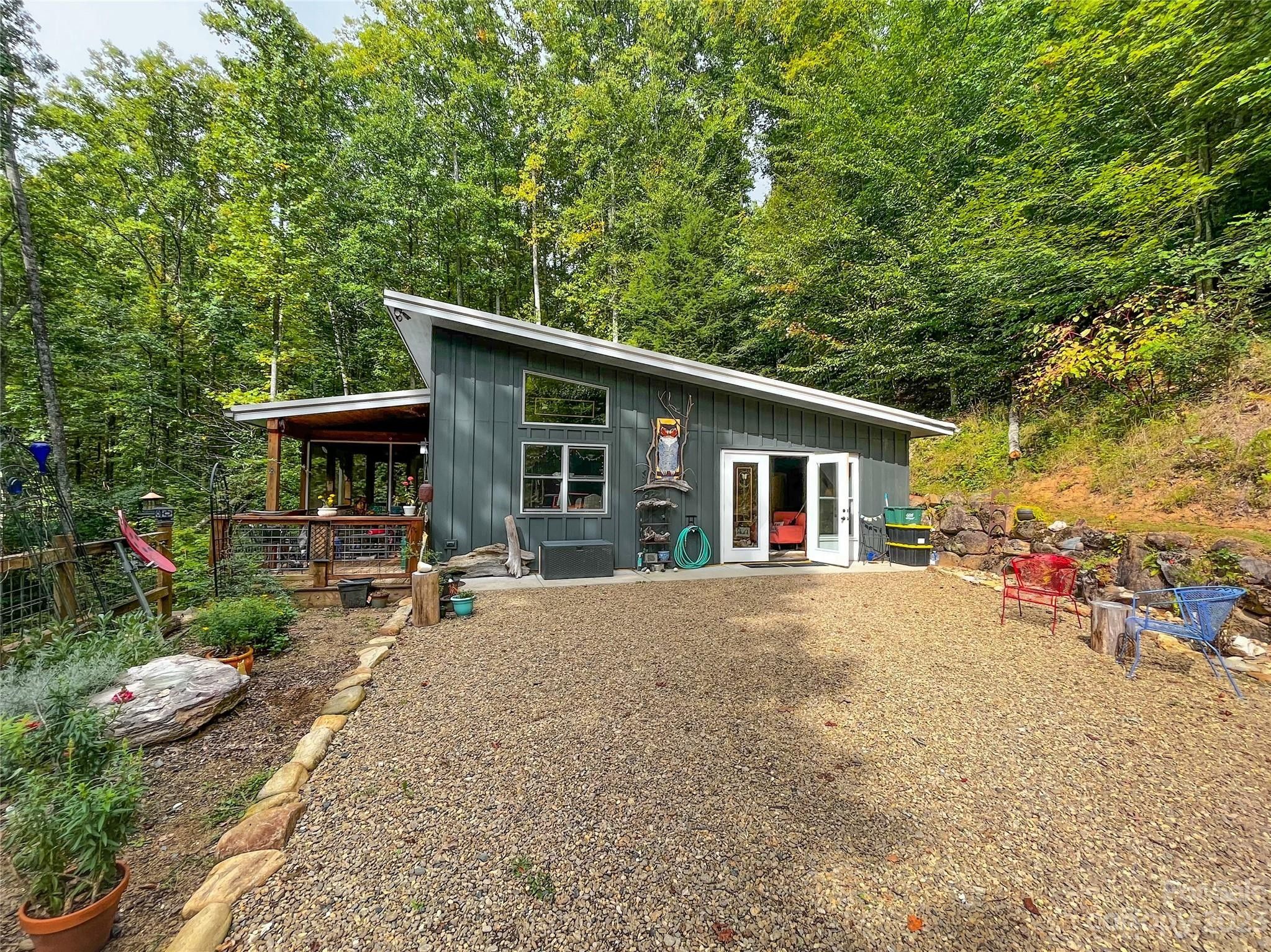 0.65 acres in Mitchell County, North Carolina