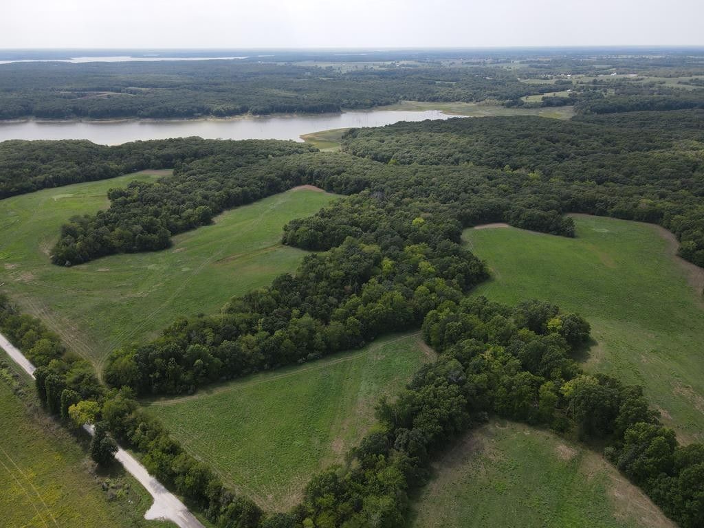 77 acres in Monroe County, Missouri