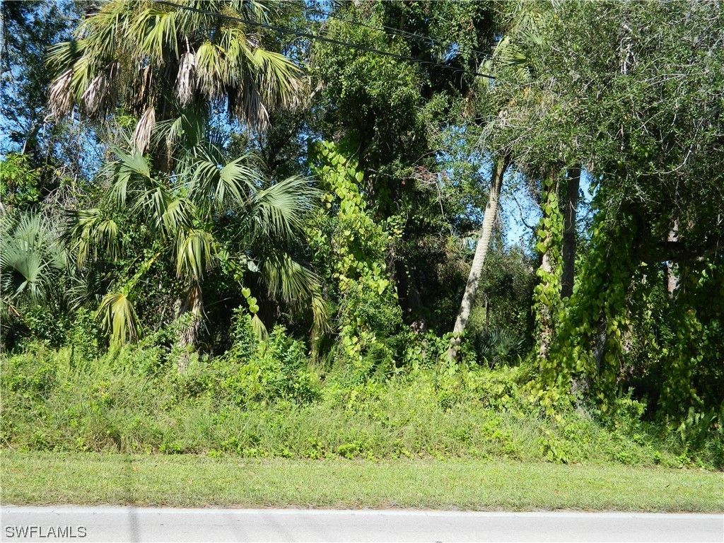10 acres in Lee County, Florida
